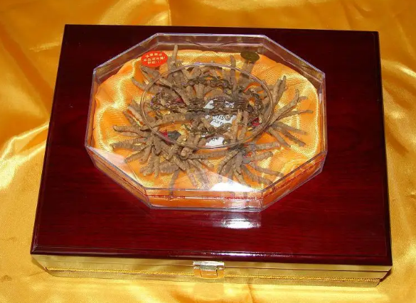 成都郫县现金收购茅台酒,虫草,燕窝高档礼品回收热线