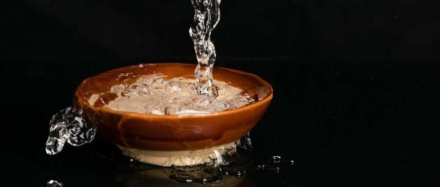 为什么清香型白酒固态发酵(清香型白酒是固态发酵吗)